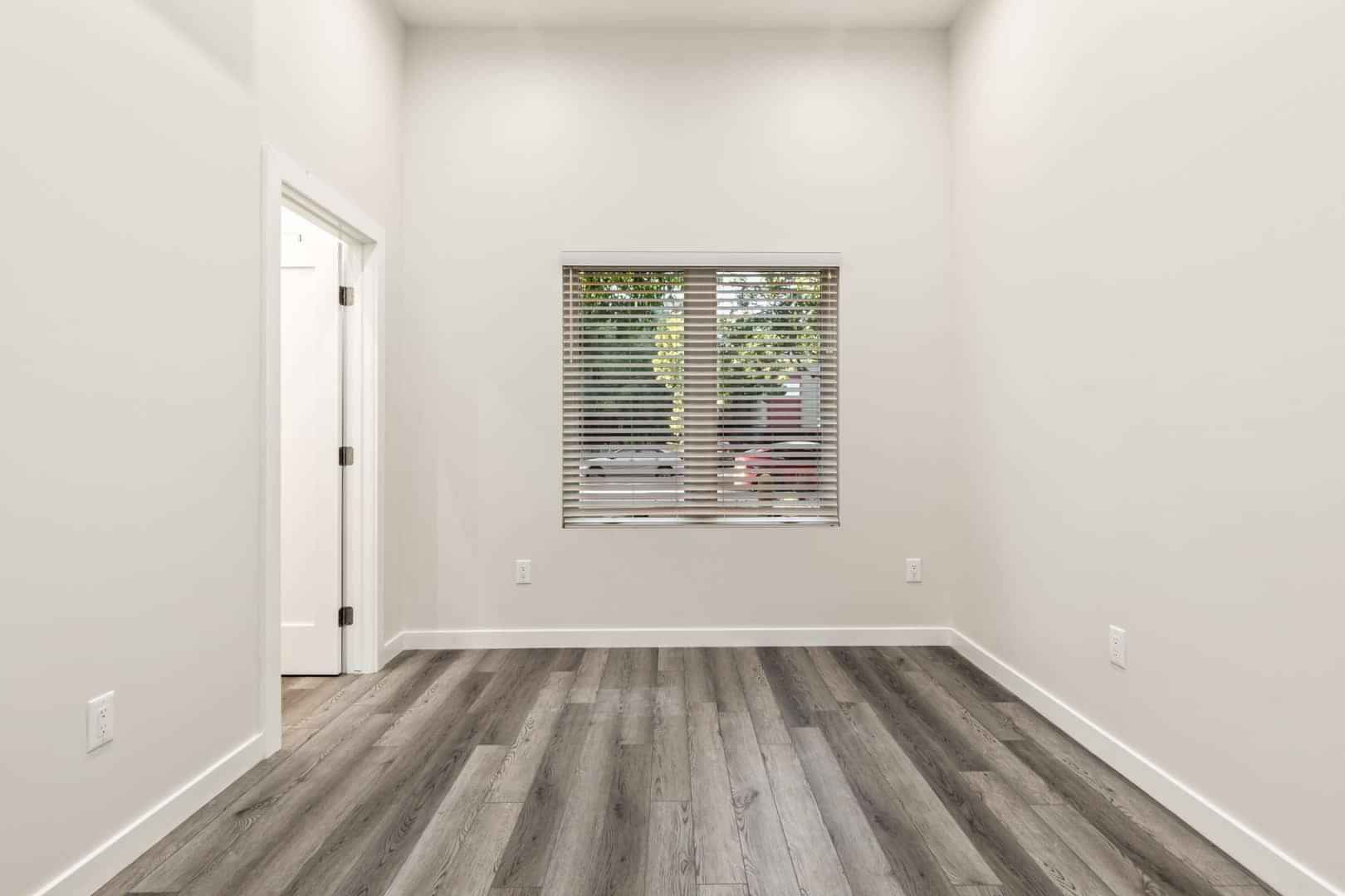 4 Bedroom 2 Bathroom Apartment - Common Area?w=400&h=260&fit=crop&q=40&auto=format&trim=auto