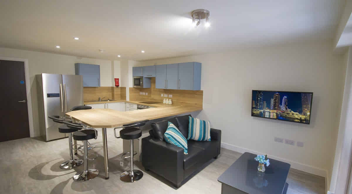 3-student-acccommodation-dover-street-apartments-classic-ensuite?w=400&h=260&fit=crop&q=40&auto=format&trim=auto