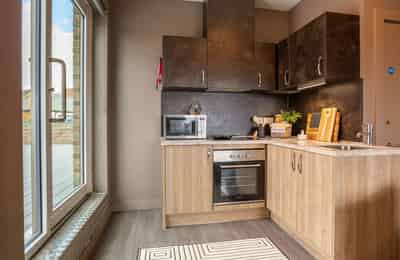 Amenities?w=400&h=260&fit=crop&q=40&auto=format&trim=auto