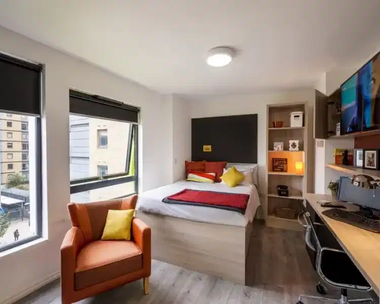 Amenities?w=400&h=260&fit=crop&q=40&auto=format&trim=auto