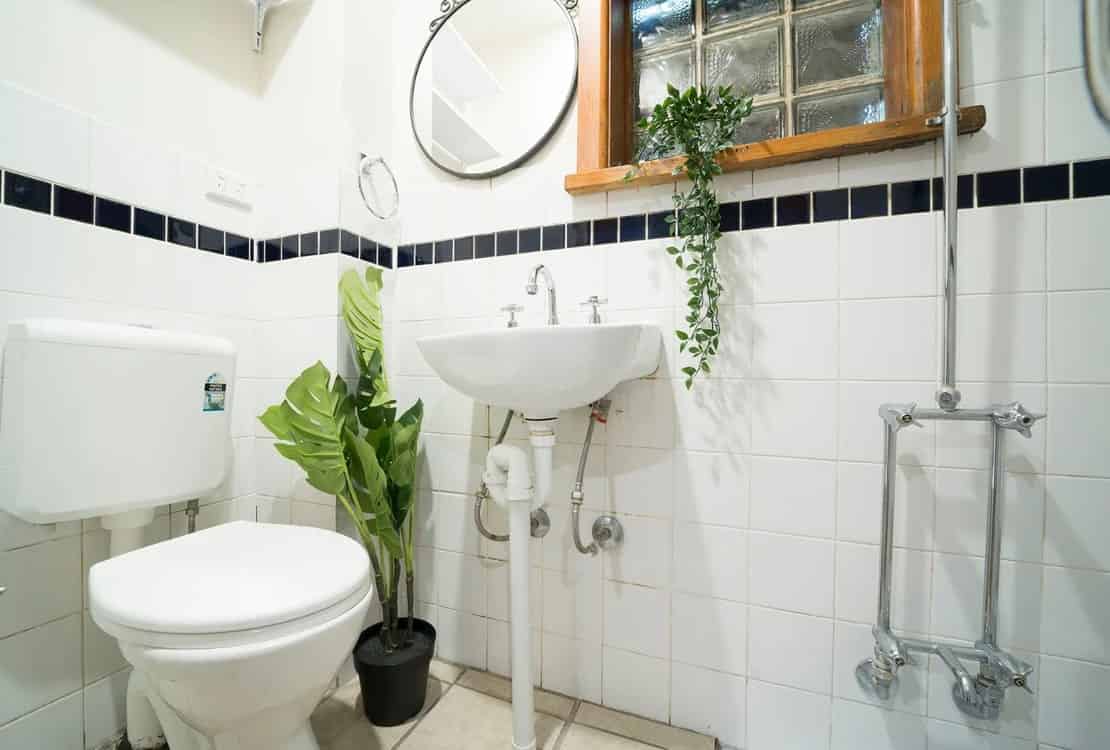 Room 4 - Bedroom?w=400&h=260&fit=crop&q=40&auto=format&trim=auto