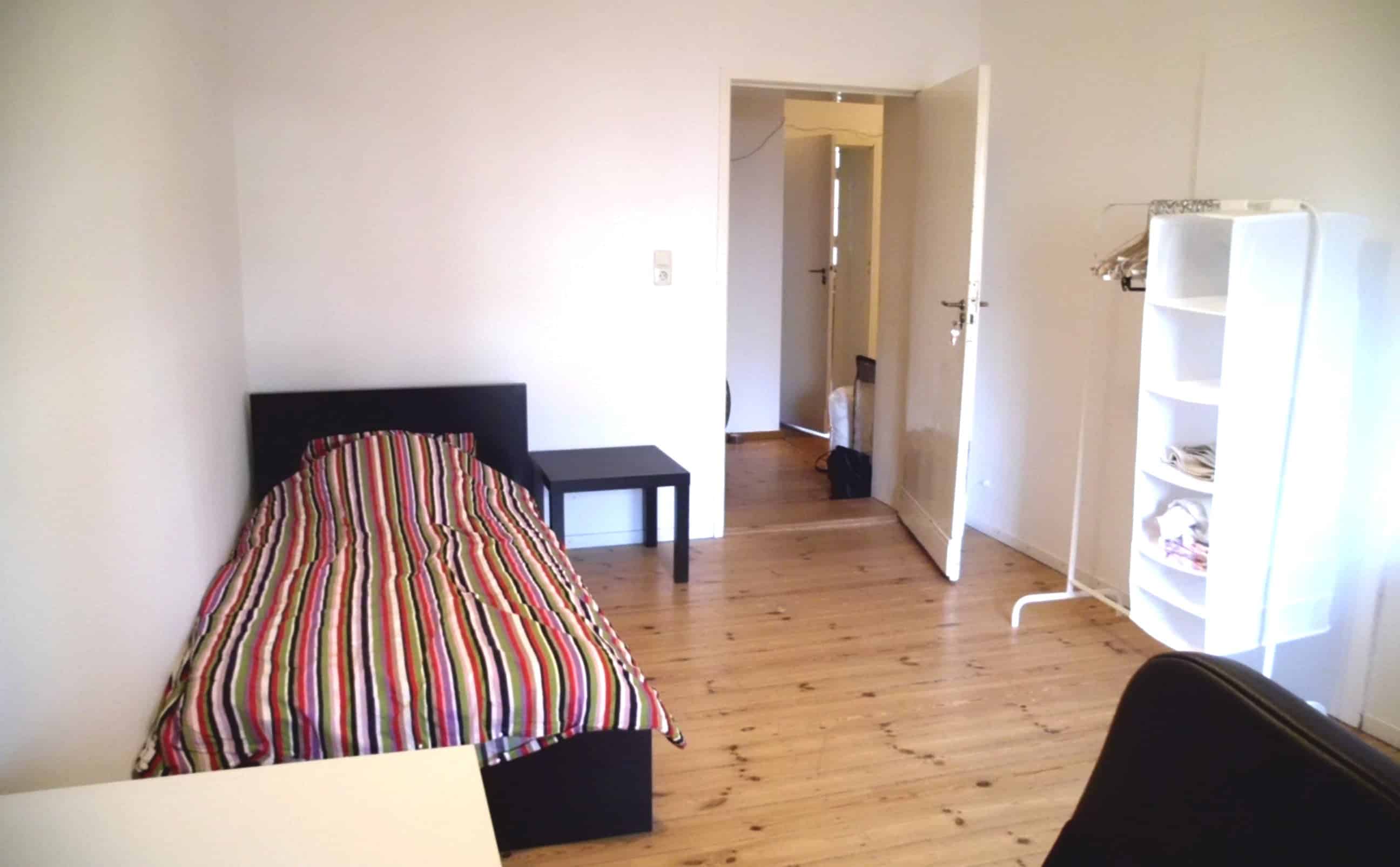 Kitchen?w=400&h=260&fit=crop&q=40&auto=format&trim=auto