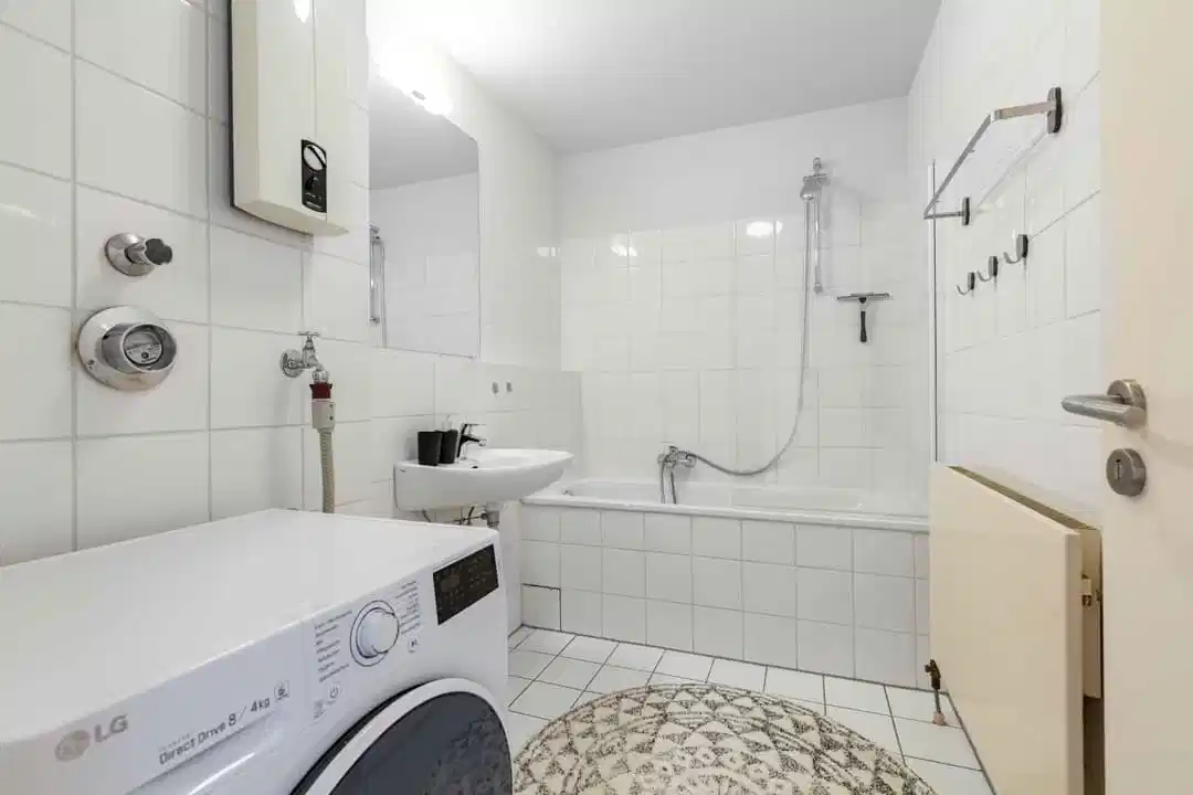 Kitchen?w=400&h=260&fit=crop&q=40&auto=format&trim=auto