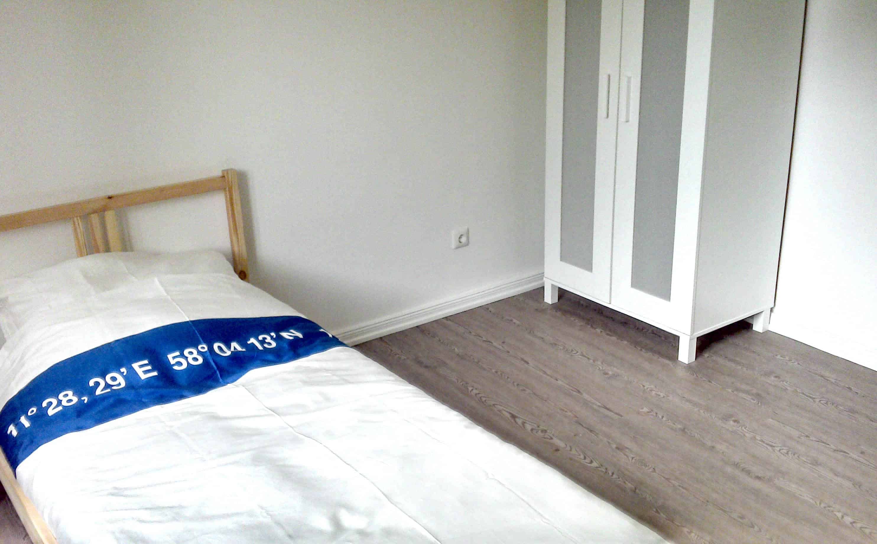 Exterior?w=400&h=260&fit=crop&q=40&auto=format&trim=auto