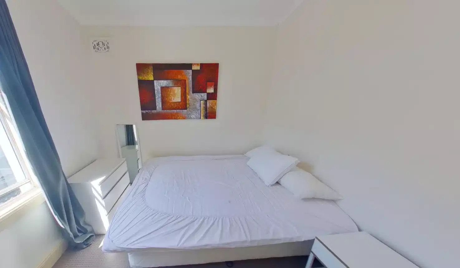 Common Area?w=400&h=260&fit=crop&q=40&auto=format&trim=auto