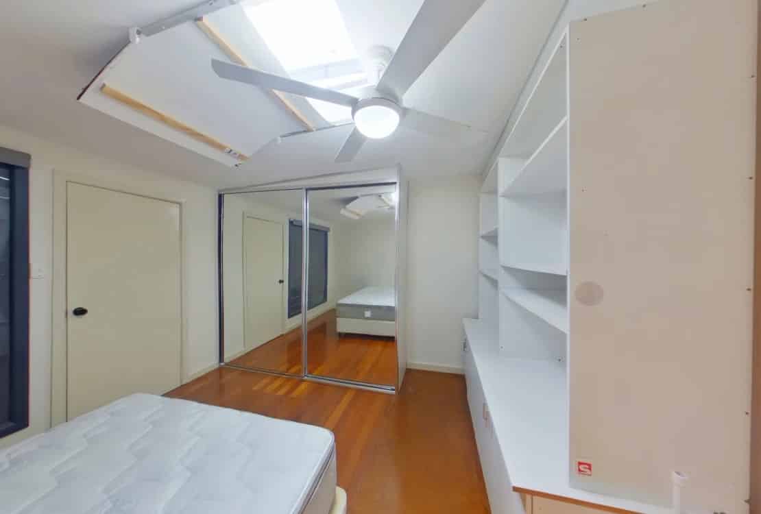 Room in a 5 Bedroom Apartment, 59 Little Mount St, Pyrmont 2009 - Sydney, New South Wales, Australia - Room 5 - Bedroom