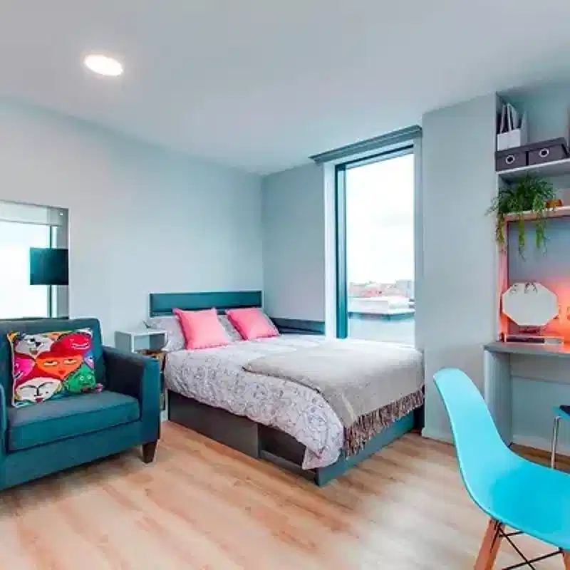 Common Area?w=400&h=260&fit=crop&q=40&auto=format&trim=auto