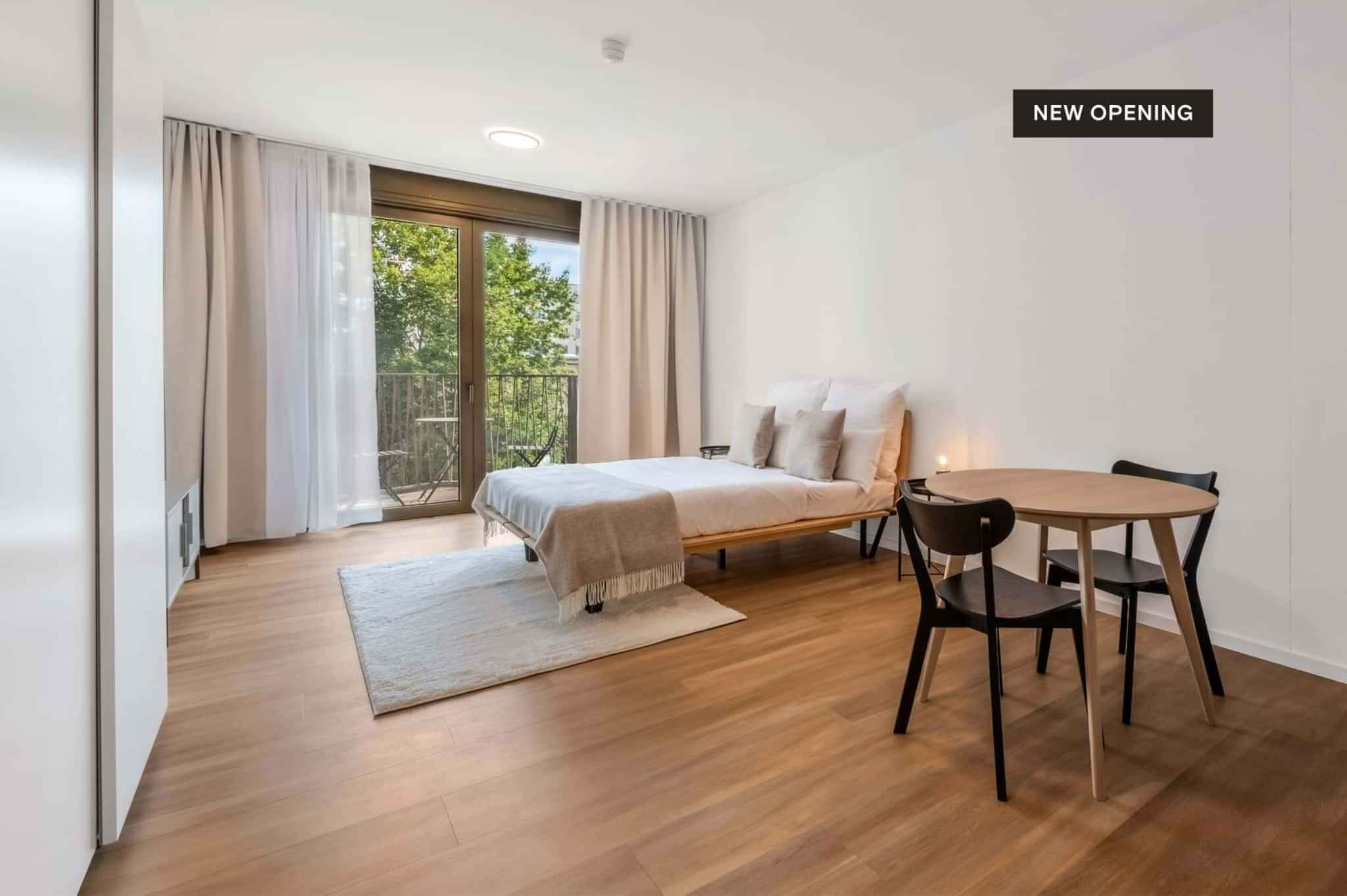 Common Area?w=400&h=260&fit=crop&q=40&auto=format&trim=auto