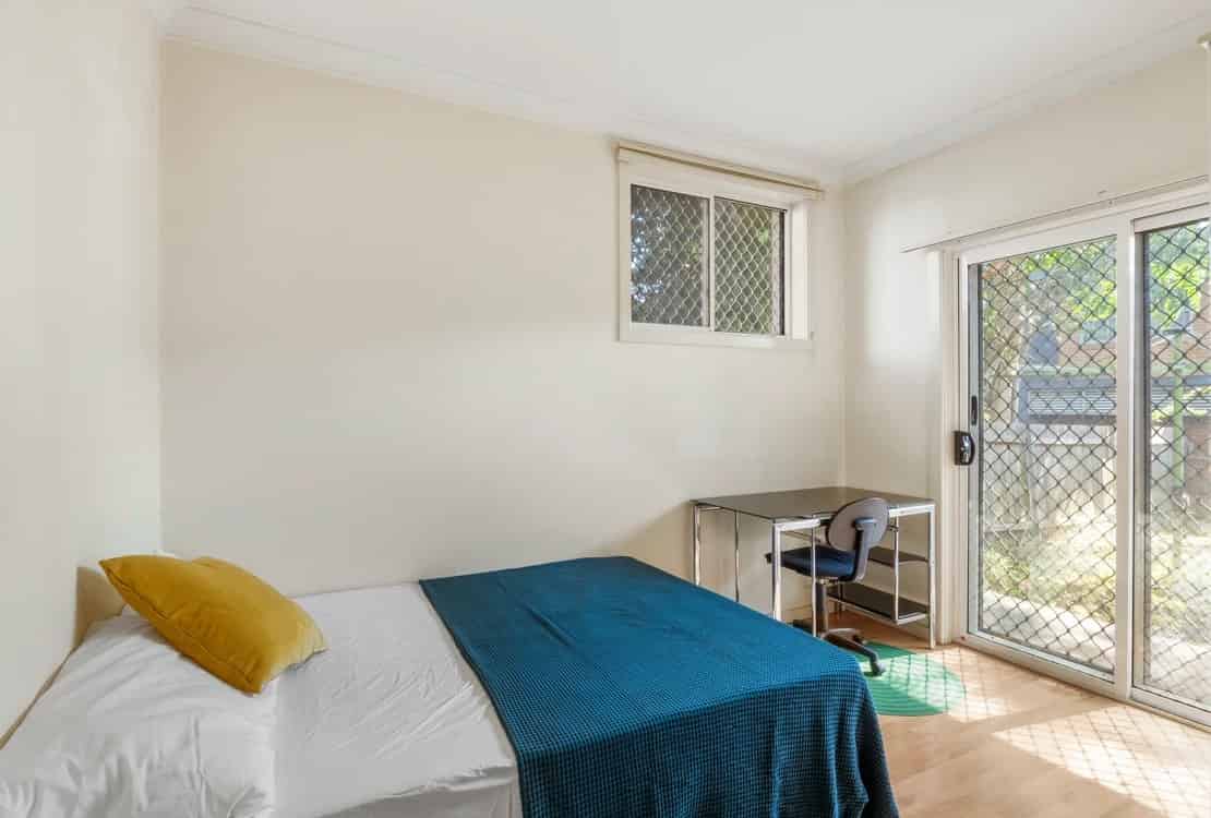 Common Area?w=400&h=260&fit=crop&q=40&auto=format&trim=auto