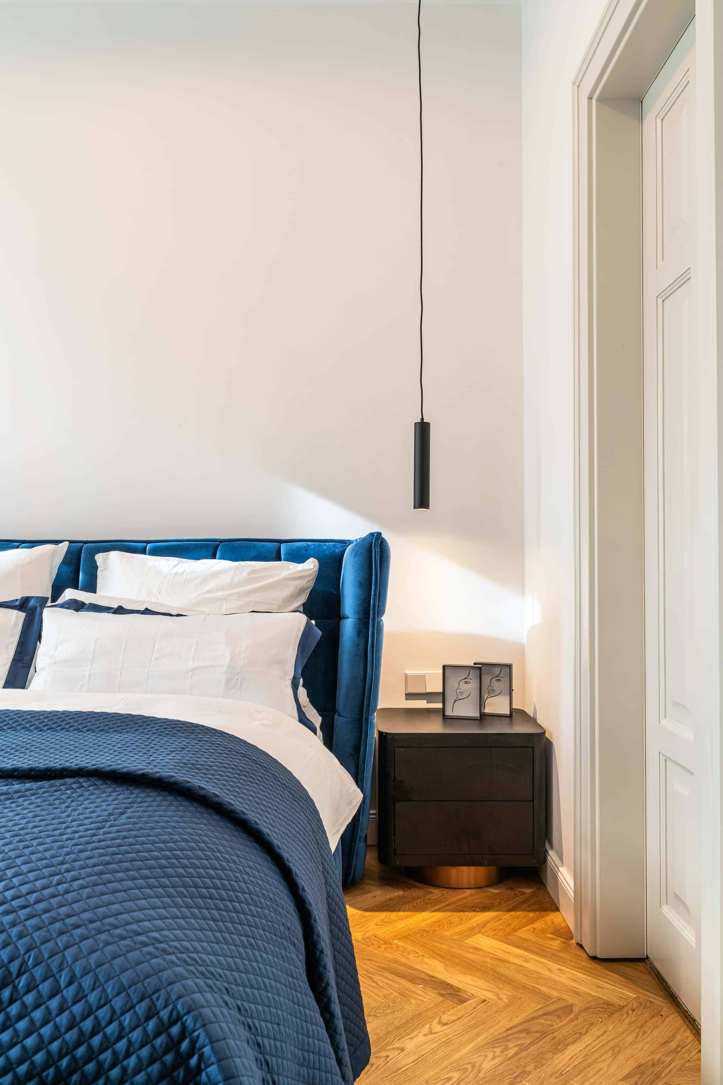 Exterior?w=400&h=260&fit=crop&q=40&auto=format&trim=auto