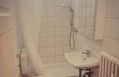 Room 1 - Bedroom?w=400&h=260&fit=crop&q=40&auto=format&trim=auto