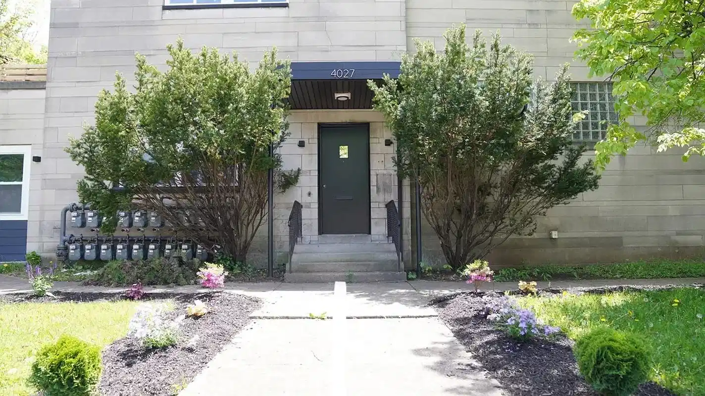 Amenities?w=400&h=260&fit=crop&q=40&auto=format&trim=auto