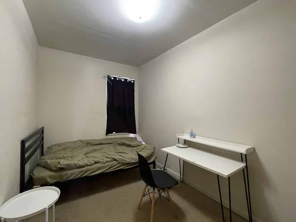 Common Area?w=400&h=260&fit=crop&q=40&auto=format&trim=auto