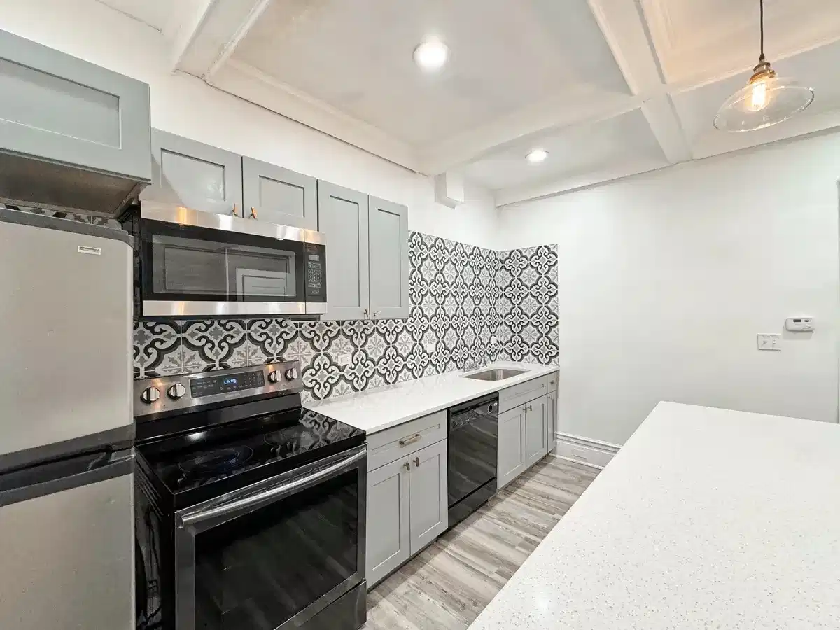 5819 Douglas St, Pittsburgh - Pittsburgh, Pennsylvania, United States - Kitchen