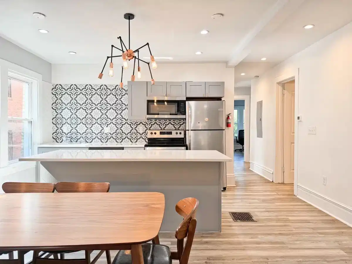Kitchen?w=400&h=260&fit=crop&q=40&auto=format&trim=auto
