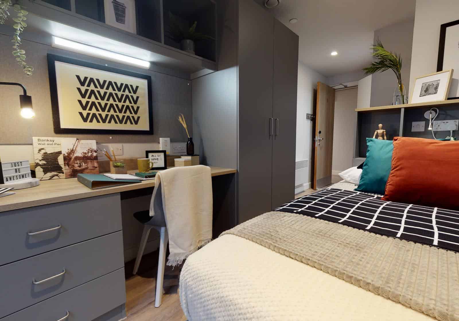 5 Bed Silver En suite