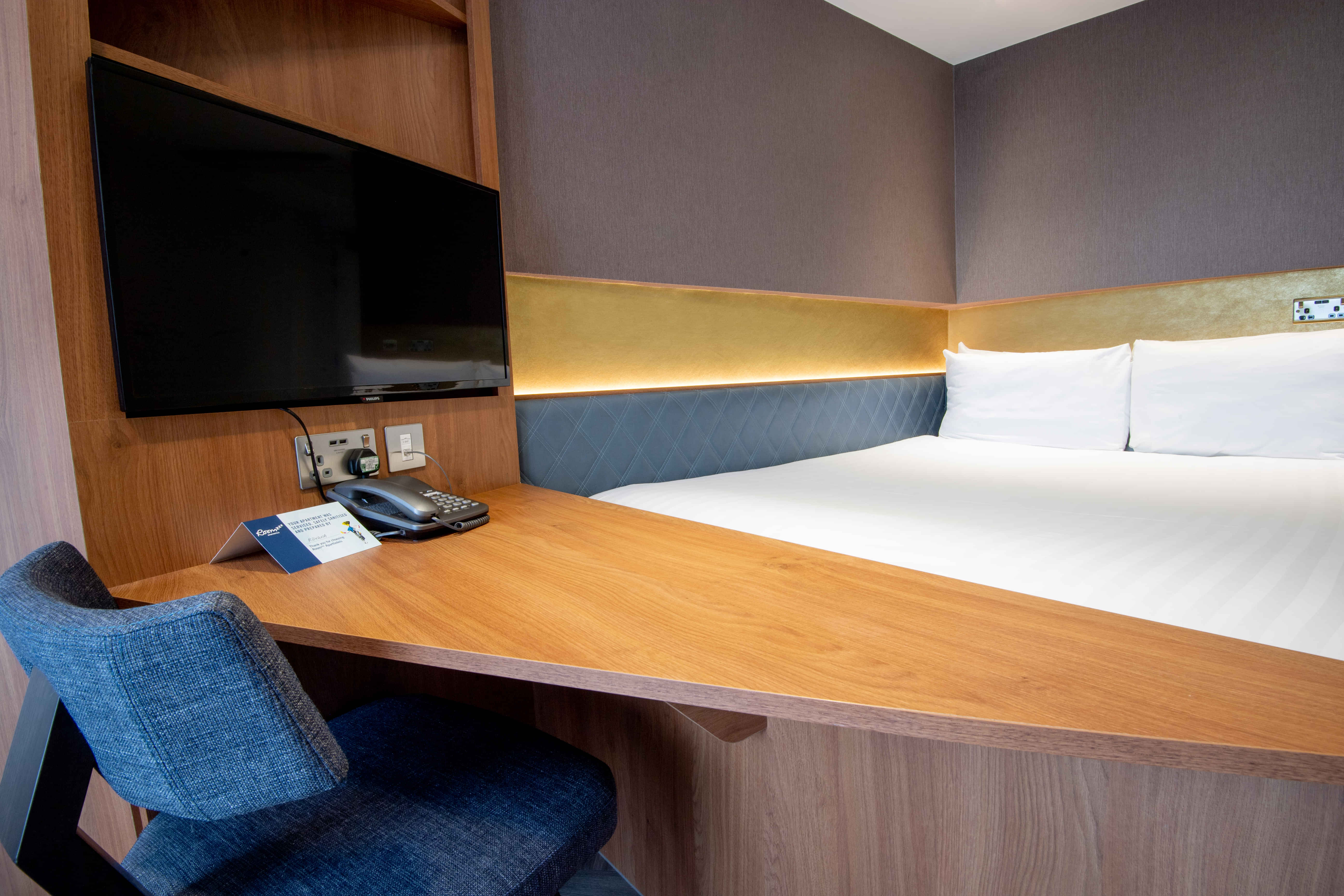 Kitchen?w=400&h=260&fit=crop&q=40&auto=format&trim=auto