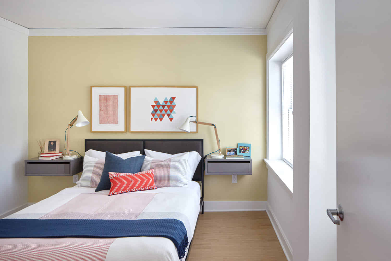 Amenities?w=400&h=260&fit=crop&q=40&auto=format&trim=auto