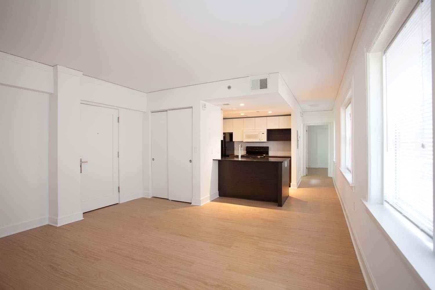 Amenities?w=400&h=260&fit=crop&q=40&auto=format&trim=auto