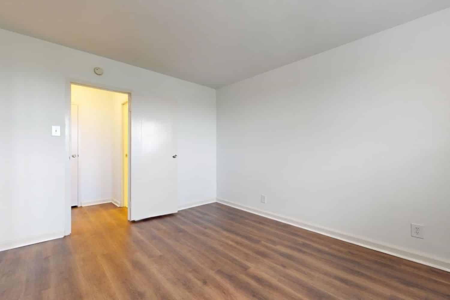 Kitchen?w=400&h=260&fit=crop&q=40&auto=format&trim=auto