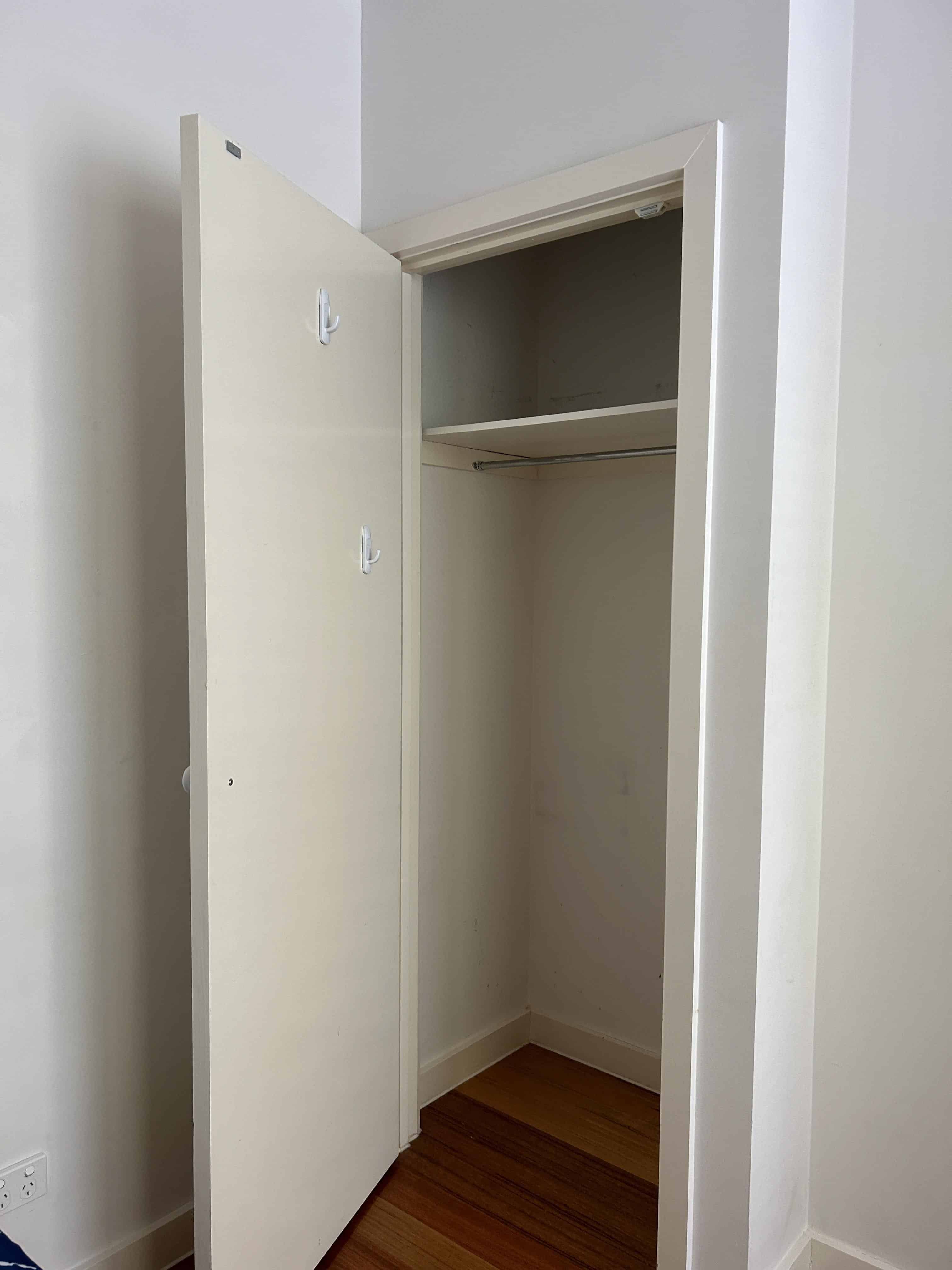 Amenities?w=400&h=260&fit=crop&q=40&auto=format&trim=auto