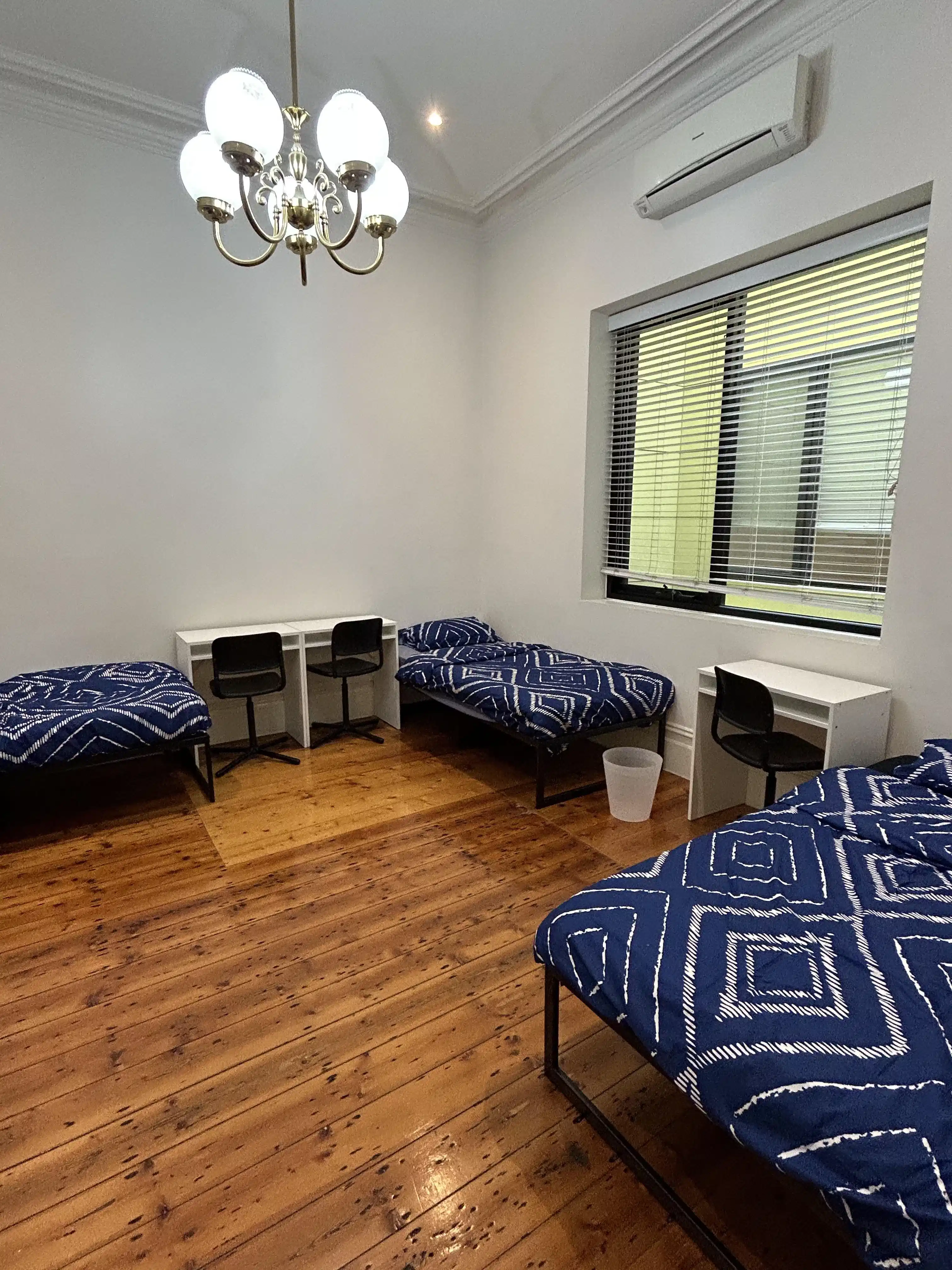 3 People Room