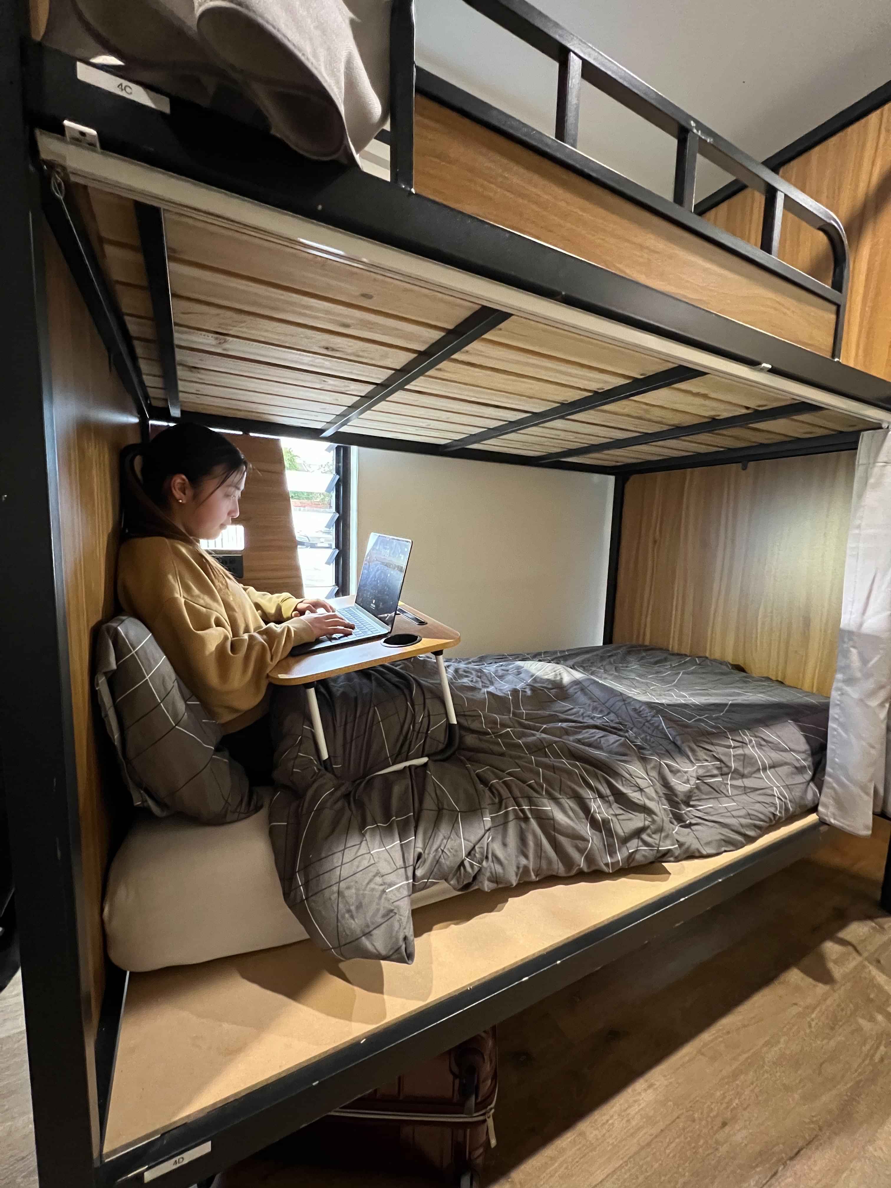 Exterior?w=400&h=260&fit=crop&q=40&auto=format&trim=auto