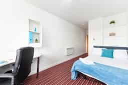 Common Area?w=400&h=260&fit=crop&q=40&auto=format&trim=auto