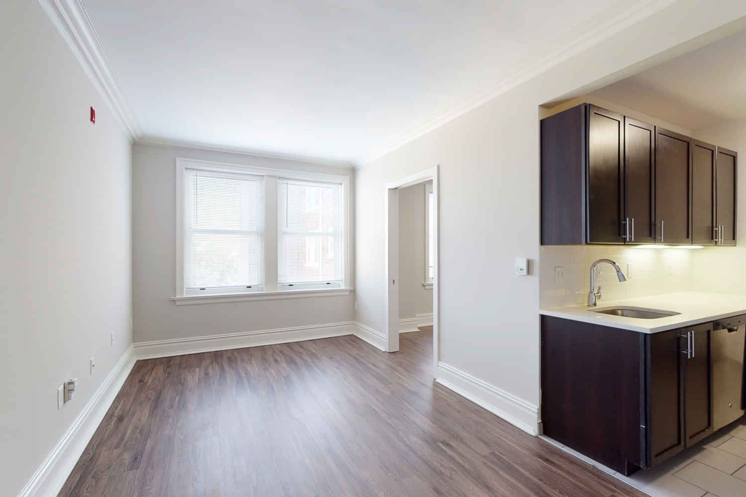 Amenities?w=400&h=260&fit=crop&q=40&auto=format&trim=auto