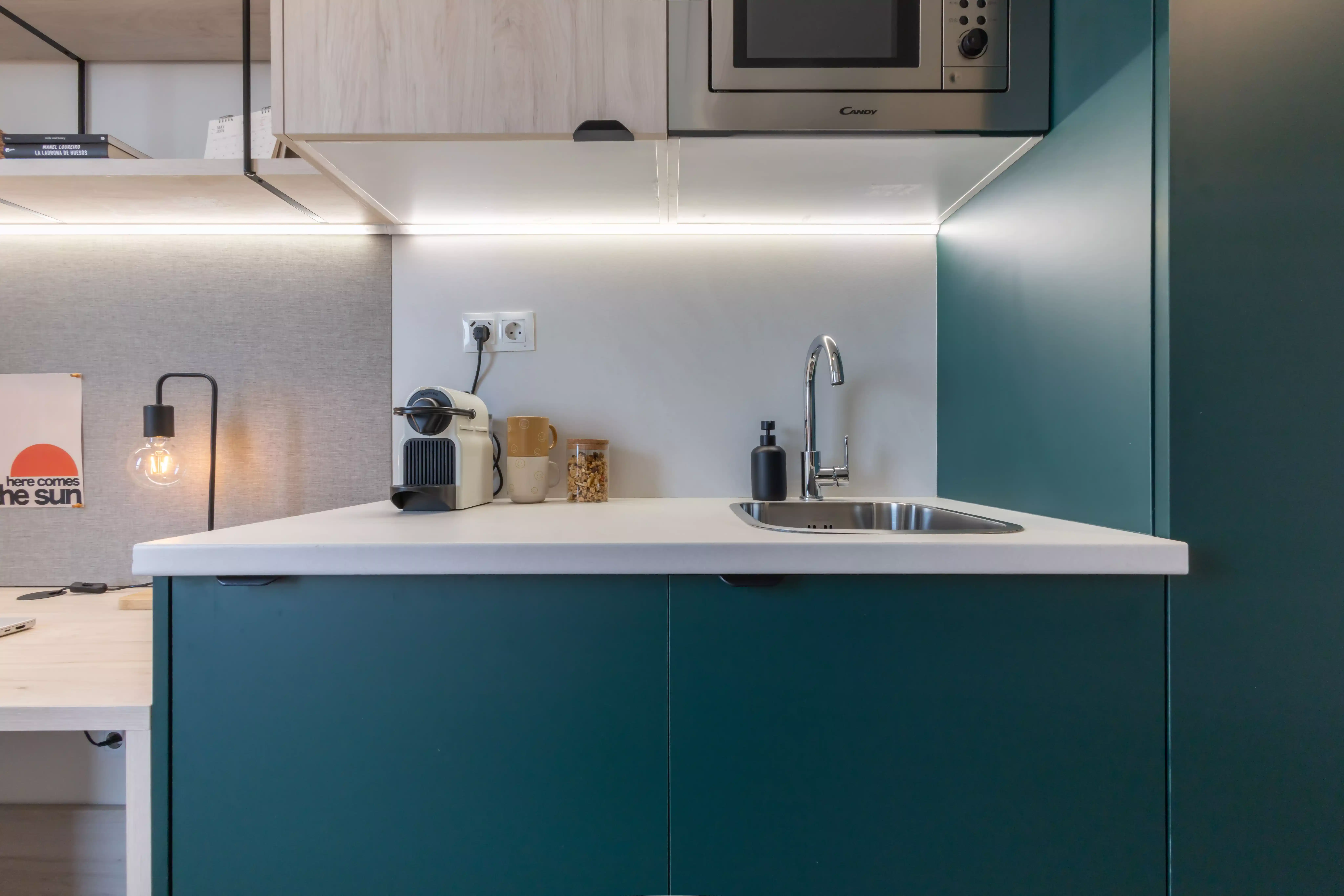 Common Area?w=400&h=260&fit=crop&q=40&auto=format&trim=auto