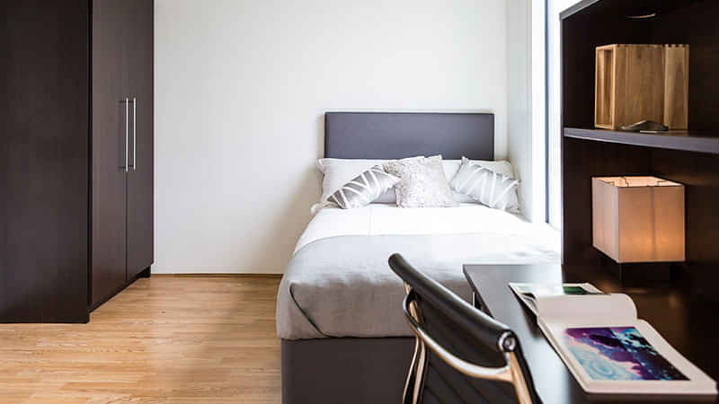 Amenities?w=400&h=260&fit=crop&q=40&auto=format&trim=auto