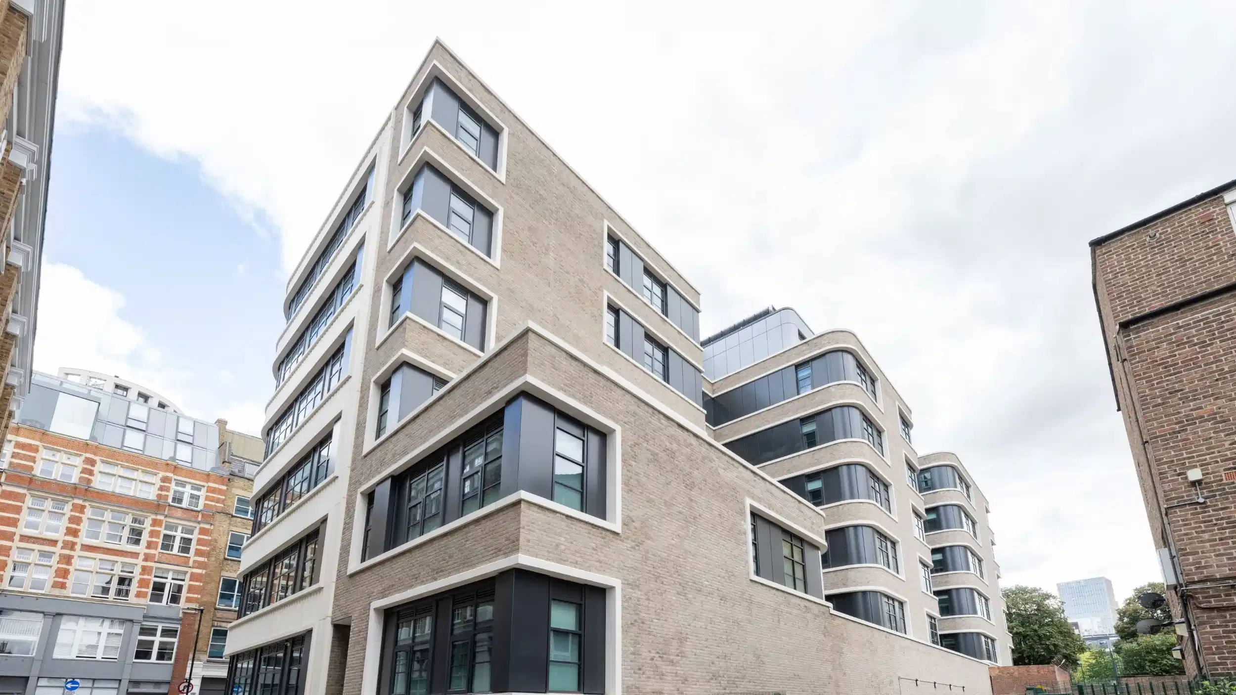 Willen House, London image 14