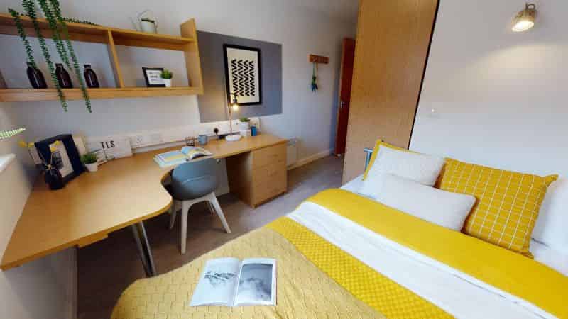 Silver En Suite