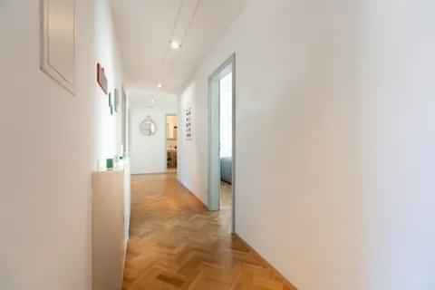 Burg, Munich - Munich, Germany - Common Area