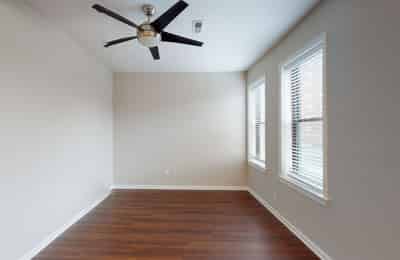 Exterior?w=400&h=260&fit=crop&q=40&auto=format&trim=auto