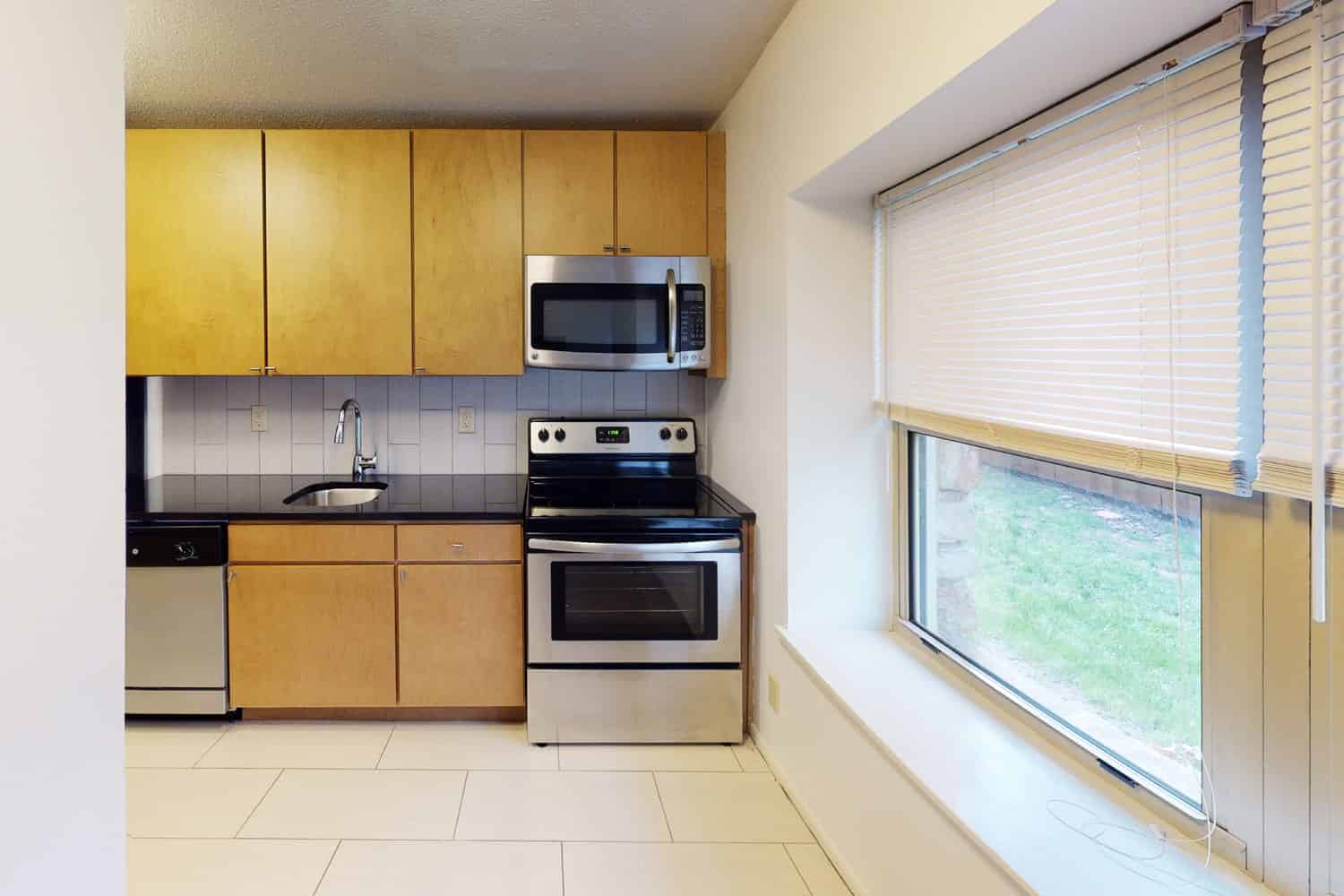 Room?w=400&h=260&fit=crop&q=40&auto=format&trim=auto