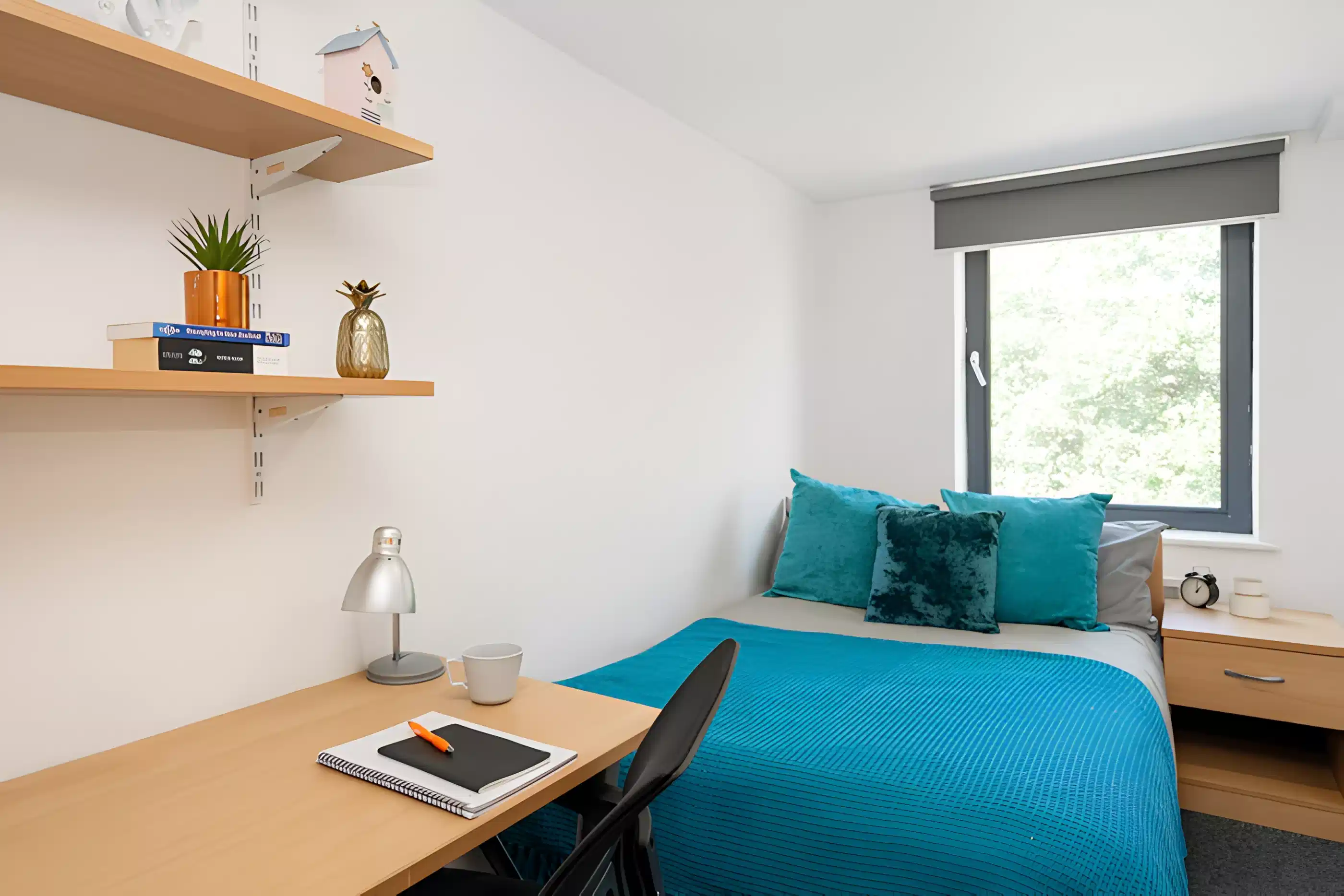 Common Area?w=400&h=260&fit=crop&q=40&auto=format&trim=auto