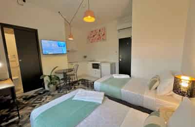 Room in a 51 Bedroom Apartment, 9 Darlinghurst Road, Potts Point NSW Australia 2011 - Sydney, New South Wales, Australia - Twin/King Bed - Bedroom