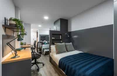 Amenities?w=400&h=260&fit=crop&q=40&auto=format&trim=auto