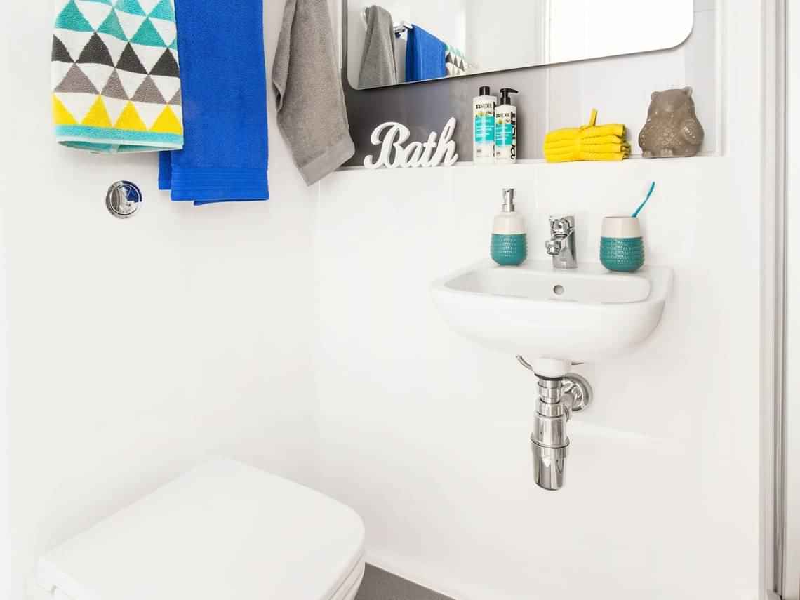 Amenities?w=400&h=260&fit=crop&q=40&auto=format&trim=auto