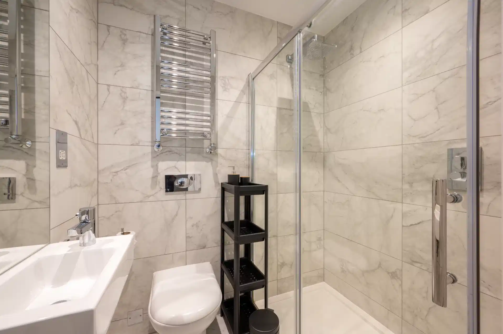 Amenities?w=400&h=260&fit=crop&q=40&auto=format&trim=auto