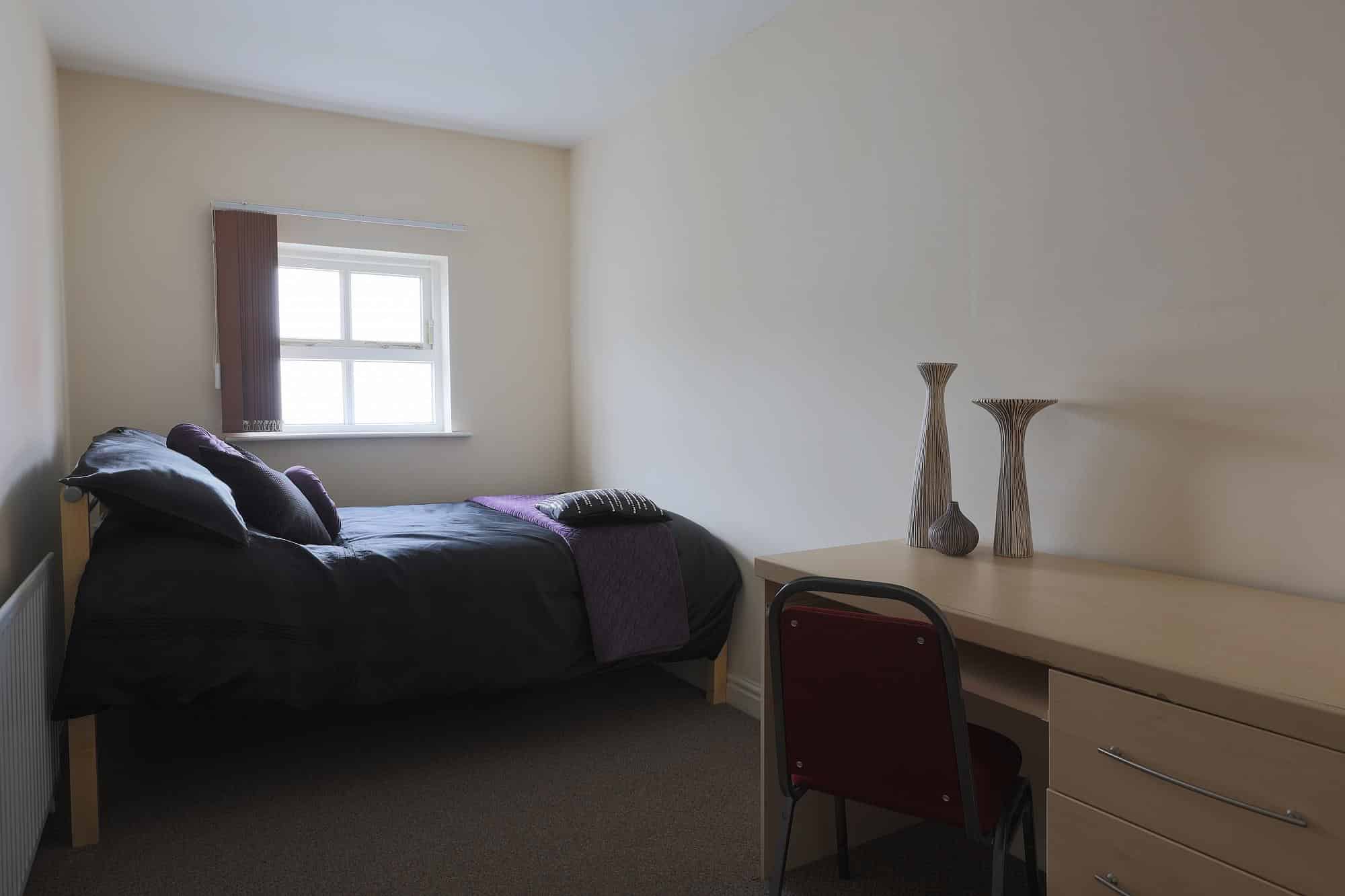 39?w=400&h=260&fit=crop&q=40&auto=format&trim=auto