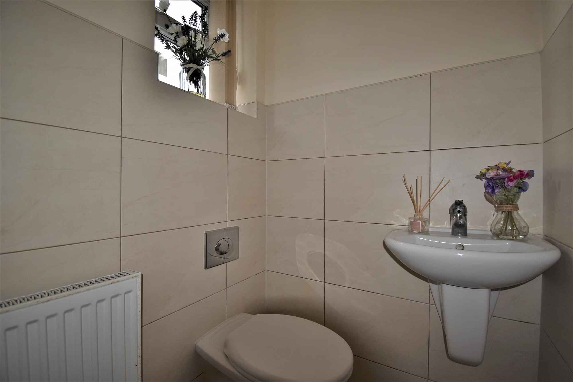 z1?w=400&h=260&fit=crop&q=40&auto=format&trim=auto