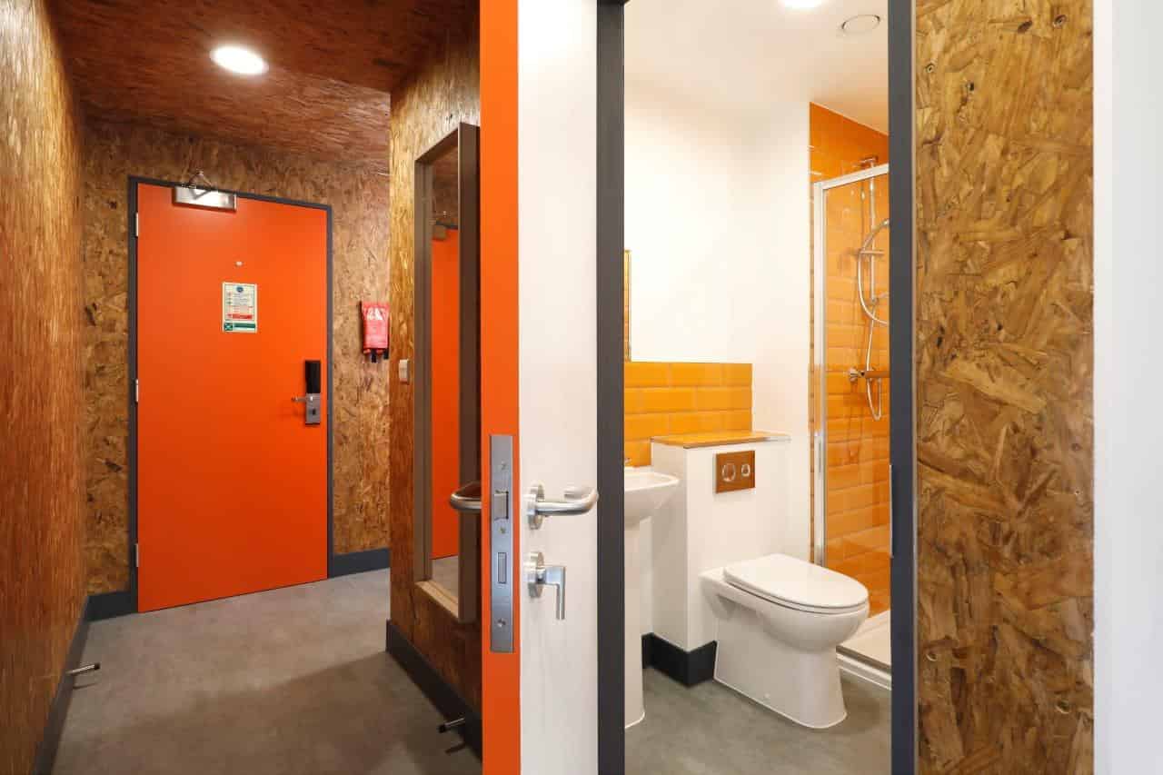 Amenities?w=400&h=260&fit=crop&q=40&auto=format&trim=auto