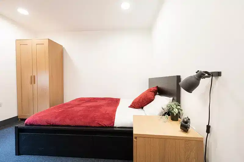 Common Area?w=400&h=260&fit=crop&q=40&auto=format&trim=auto