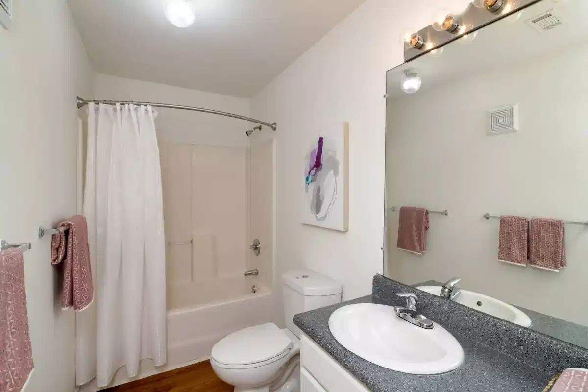 Astoria, Denton - Denton, Texas, United States - Bathroom