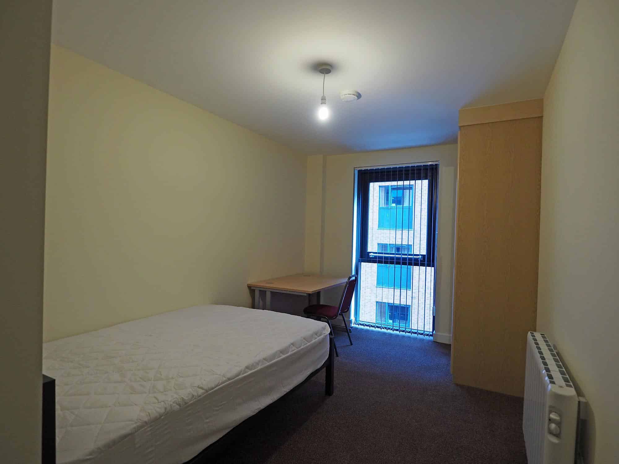 .22?w=400&h=260&fit=crop&q=40&auto=format&trim=auto