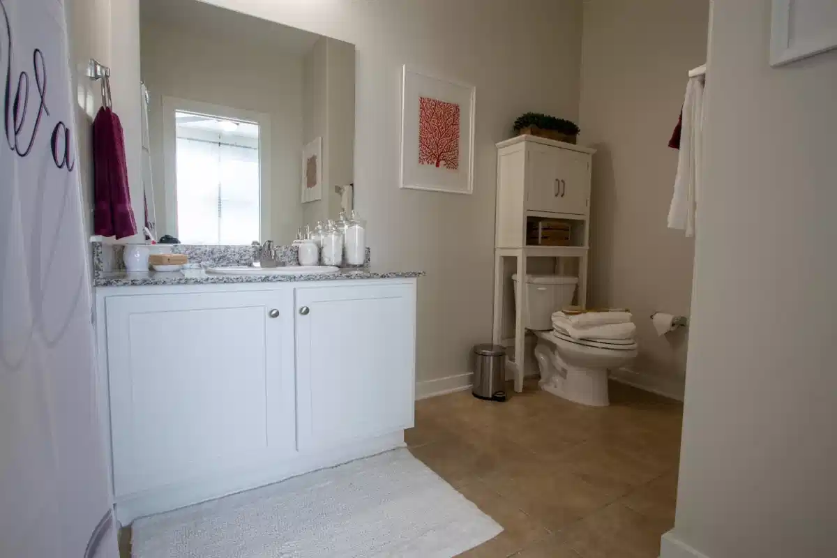 The Waverly, Newark - Newark, Delaware, United States - Bathroom