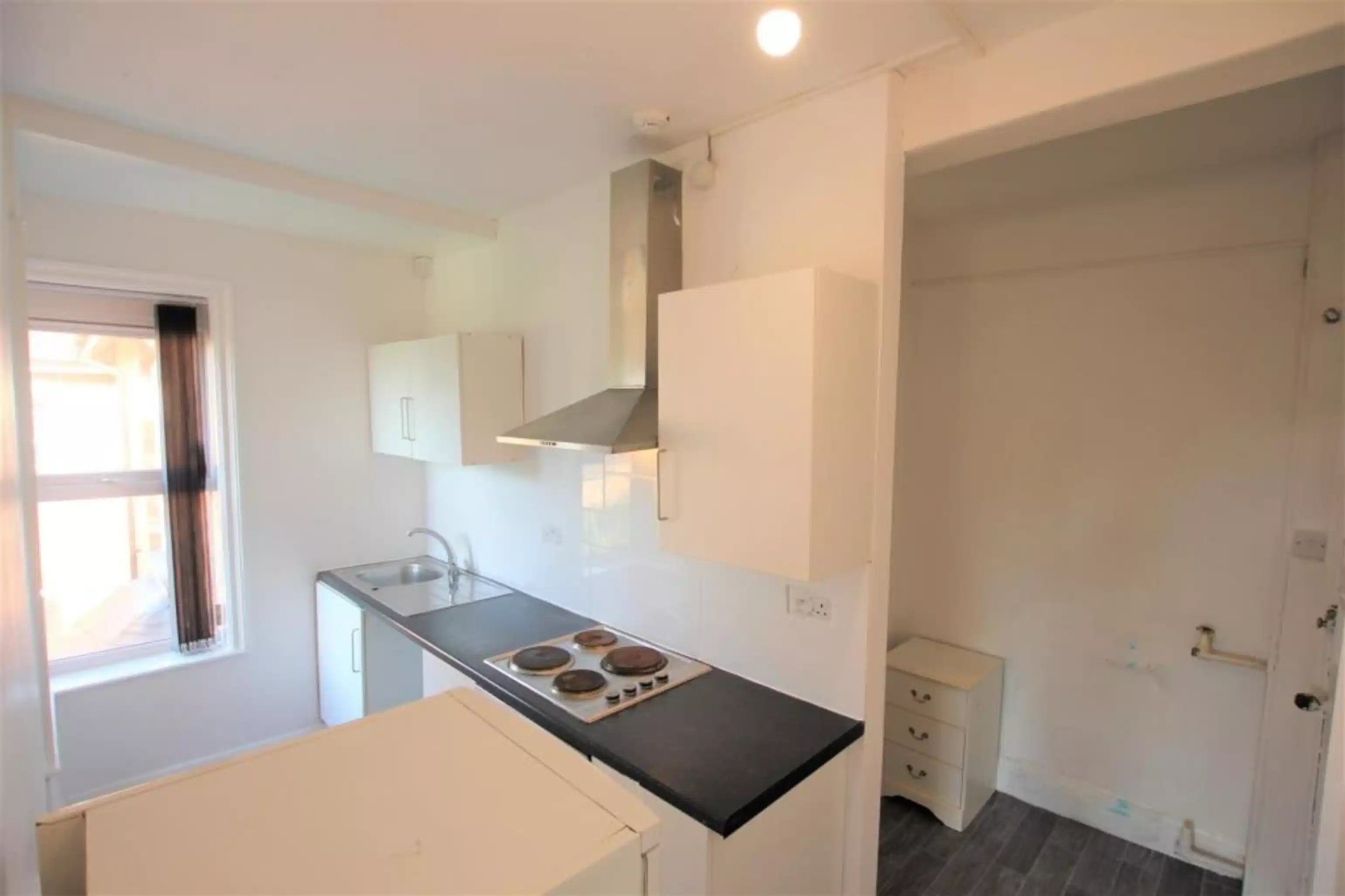 Exterior?w=400&h=260&fit=crop&q=40&auto=format&trim=auto