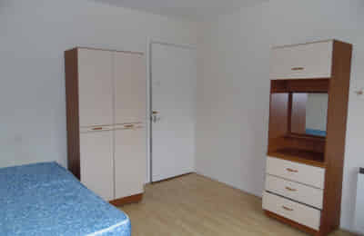 Common Area?w=400&h=260&fit=crop&q=40&auto=format&trim=auto